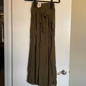 Guess Split Leg Pants in Olive